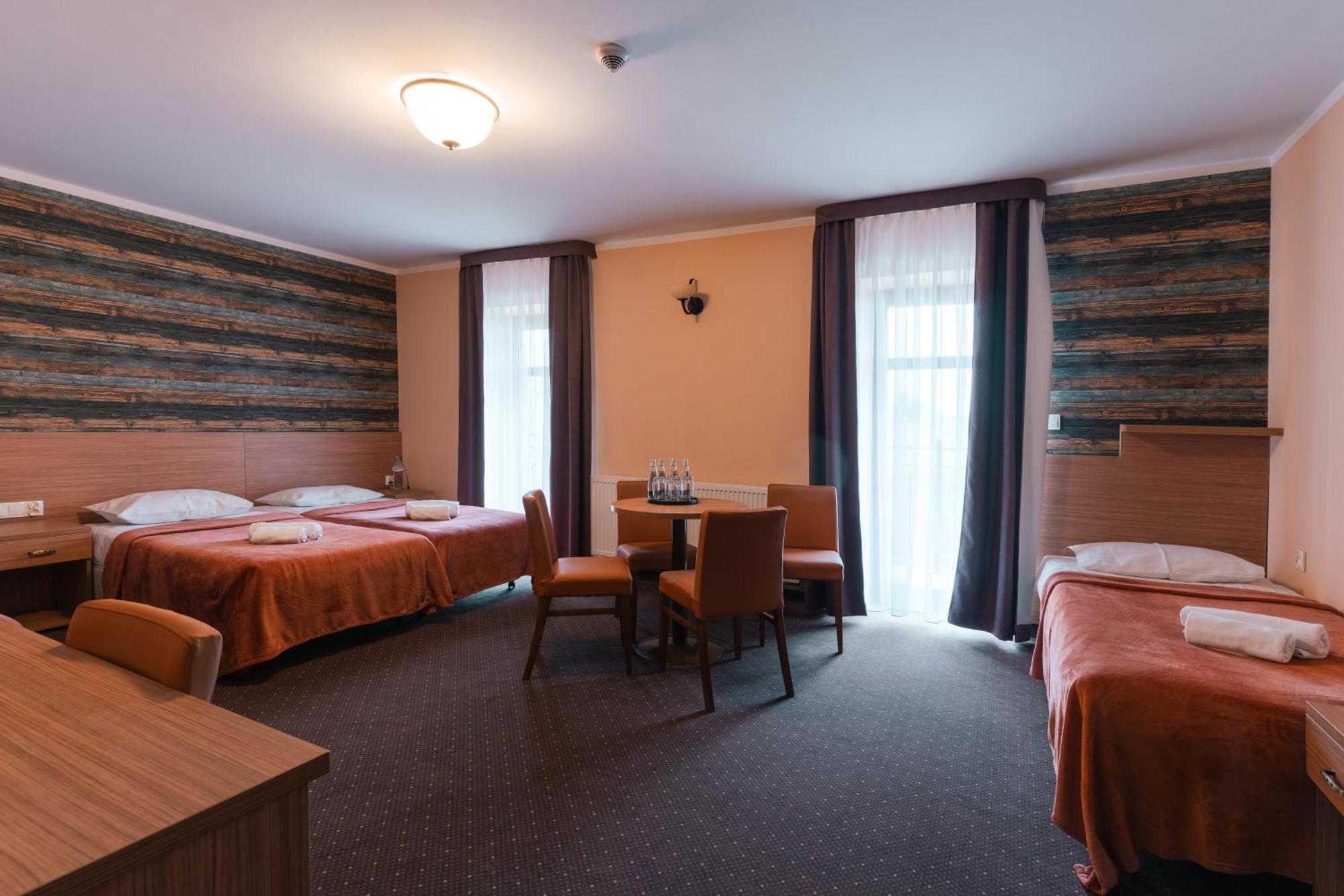 Hotel Pod Figura Ogrodzieniec Esterno foto